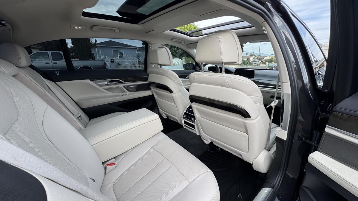 2016 Bmw 740i 7-series photo 12