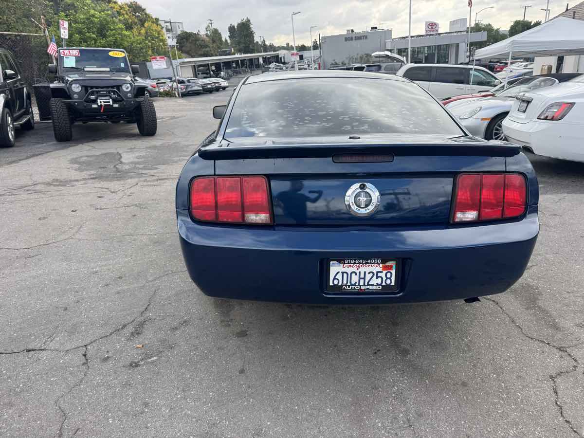 2008 Ford Mustang Deluxe photo 5
