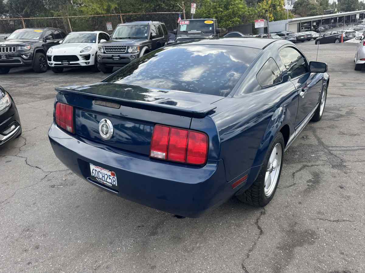 2008 Ford Mustang Deluxe photo 7