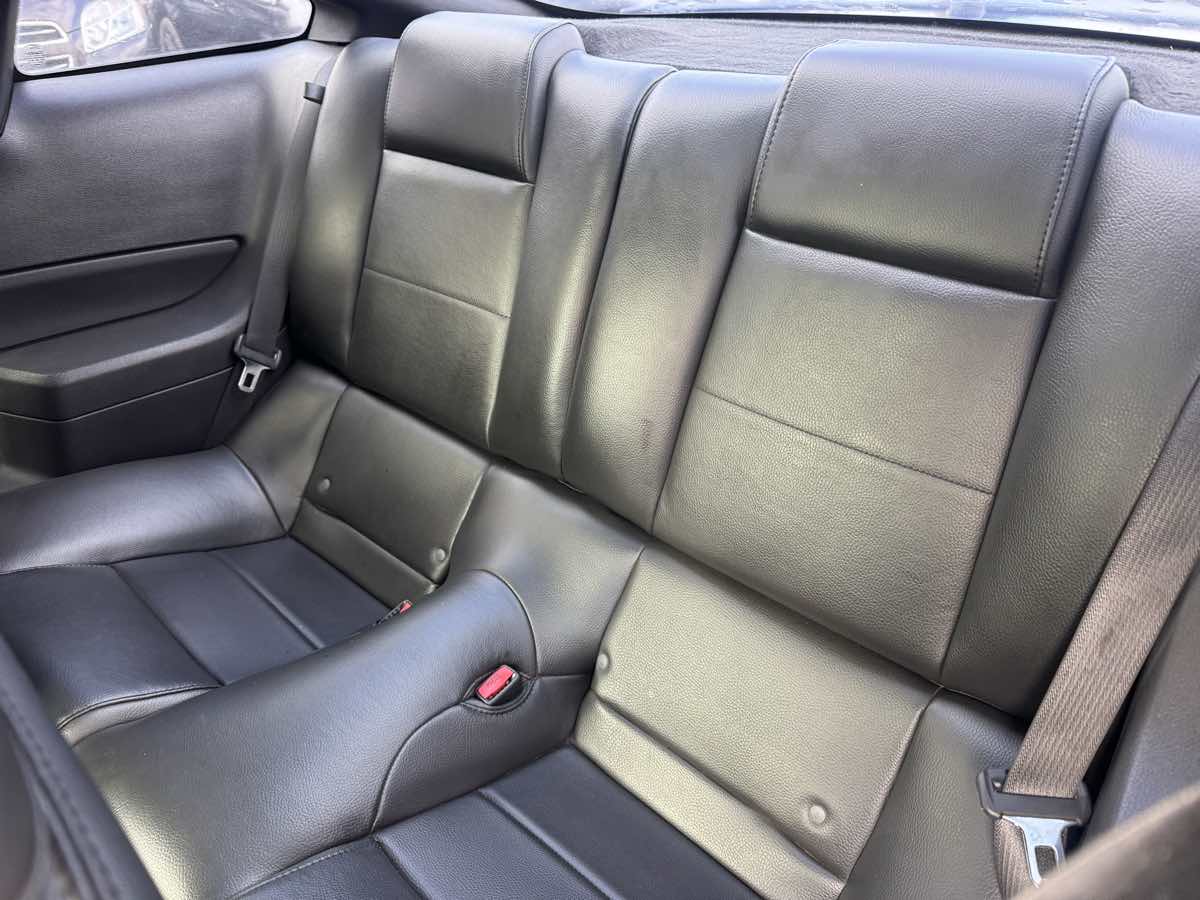 2008 Ford Mustang Deluxe photo 14