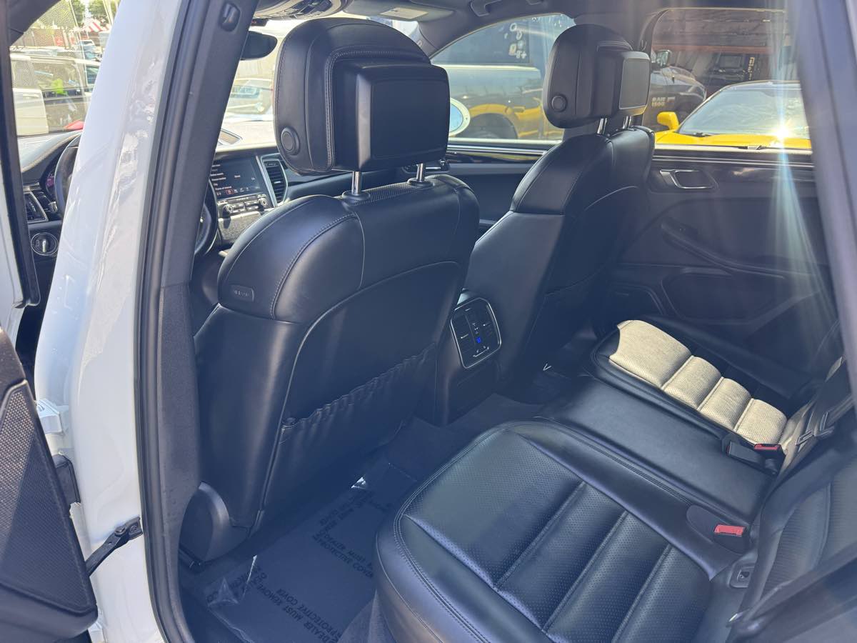 2017 Porsche Macan S photo 15