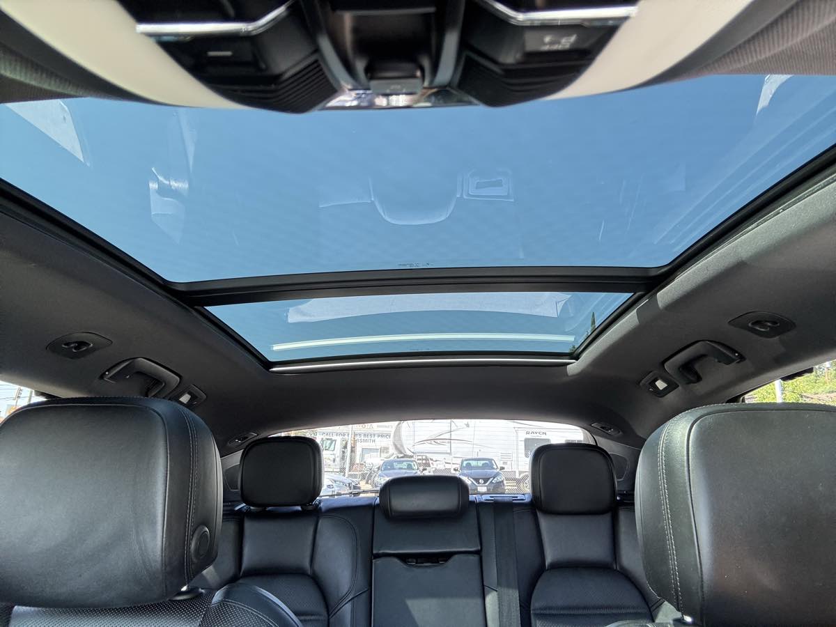 2017 Porsche Macan S photo 18