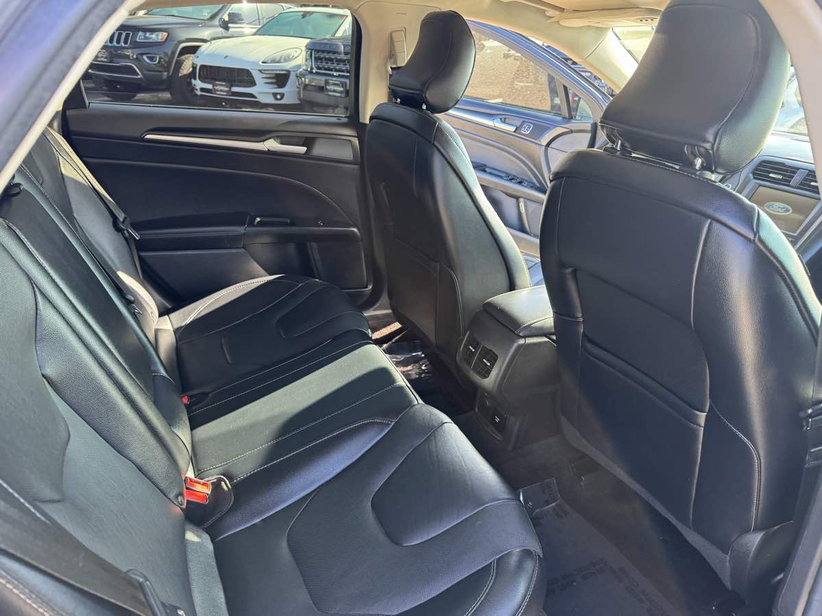2017 Ford Fusion Energi Titanium photo 12