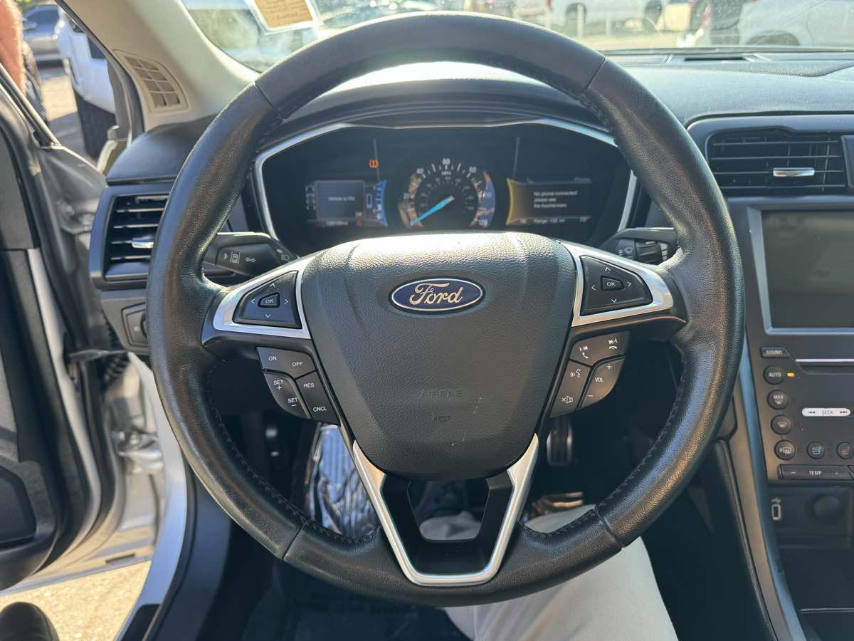 2017 Ford Fusion Energi Titanium photo 15