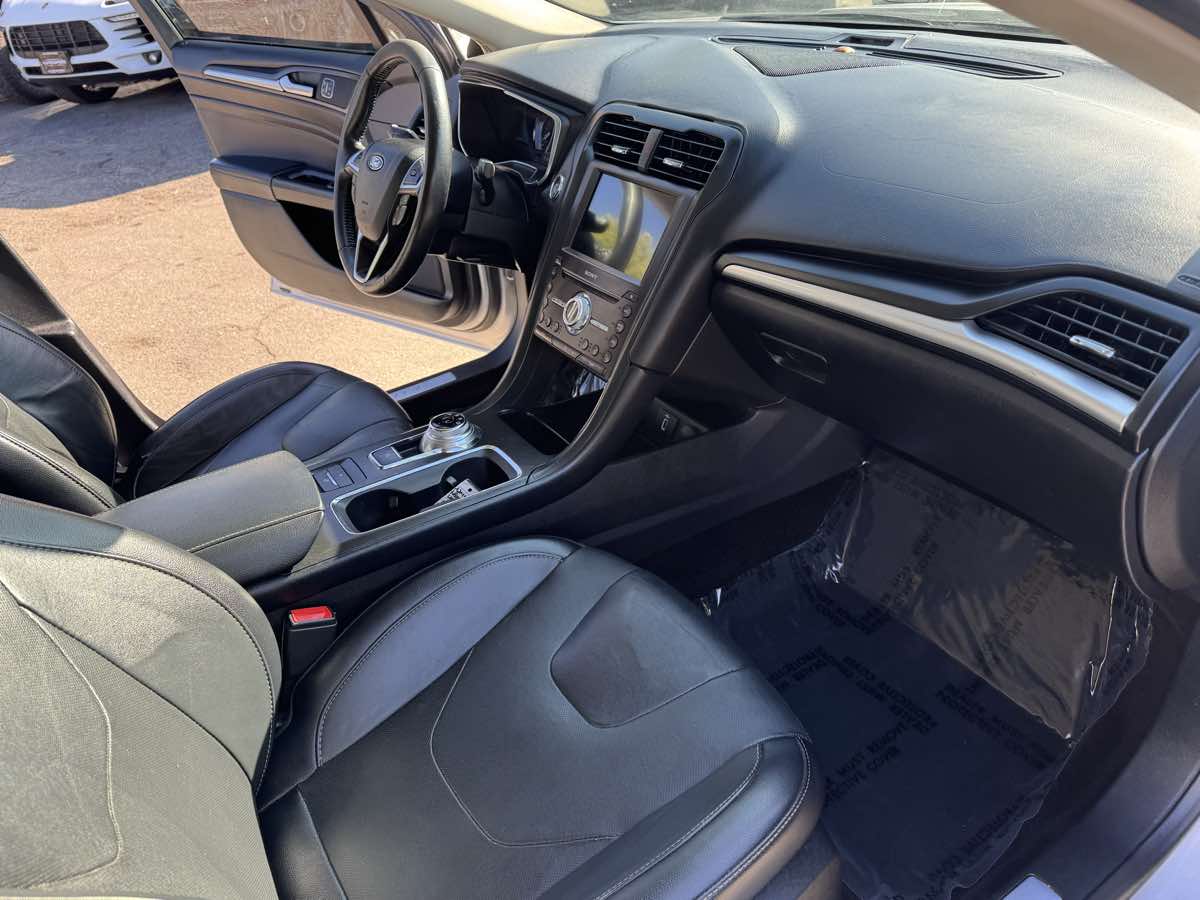 2017 Ford Fusion Energi Titanium photo 16