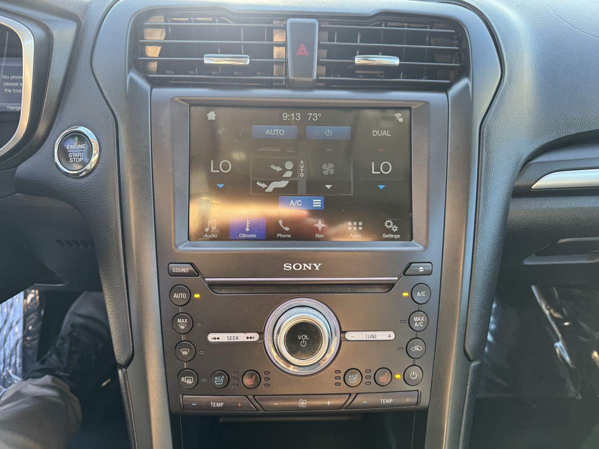 2017 Ford Fusion Energi Titanium photo 18