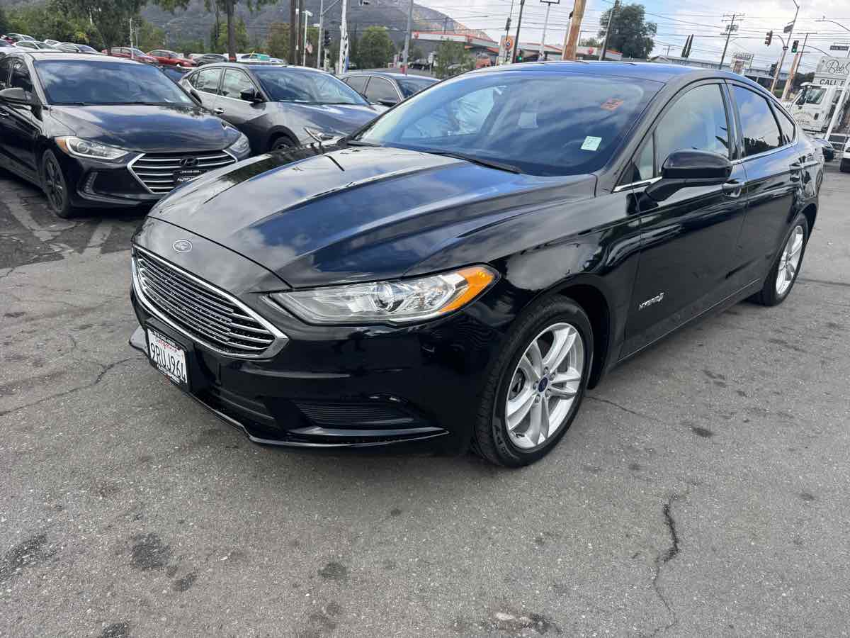 2018 Ford Fusion Hybrid SE photo 3