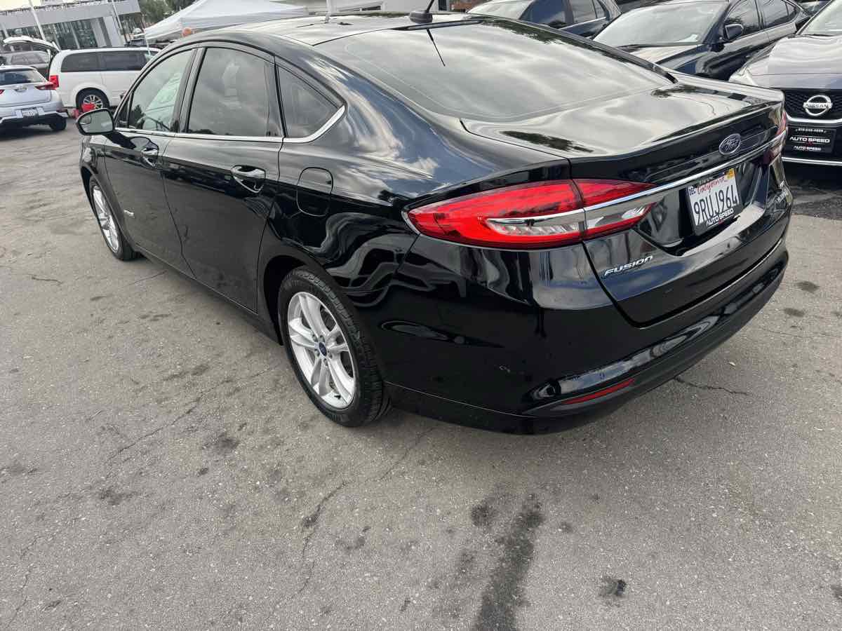2018 Ford Fusion Hybrid SE photo 4