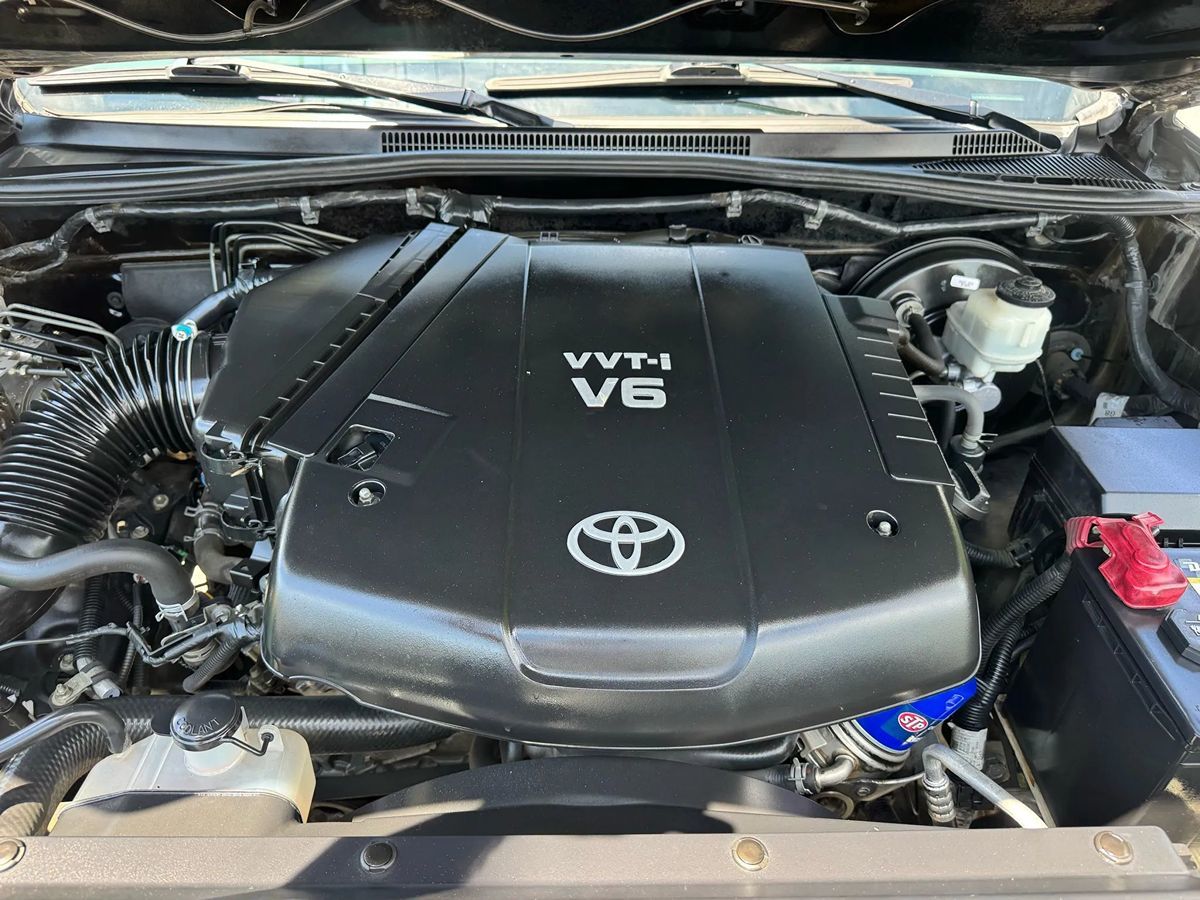2013 Toyota Tacoma PreRunner V6 Double Cab photo 15