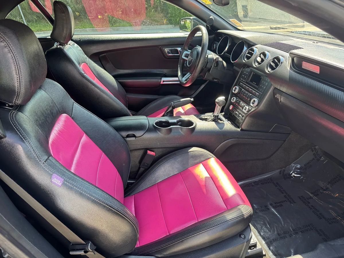 2015 Ford Mustang V6 Convertible photo 17