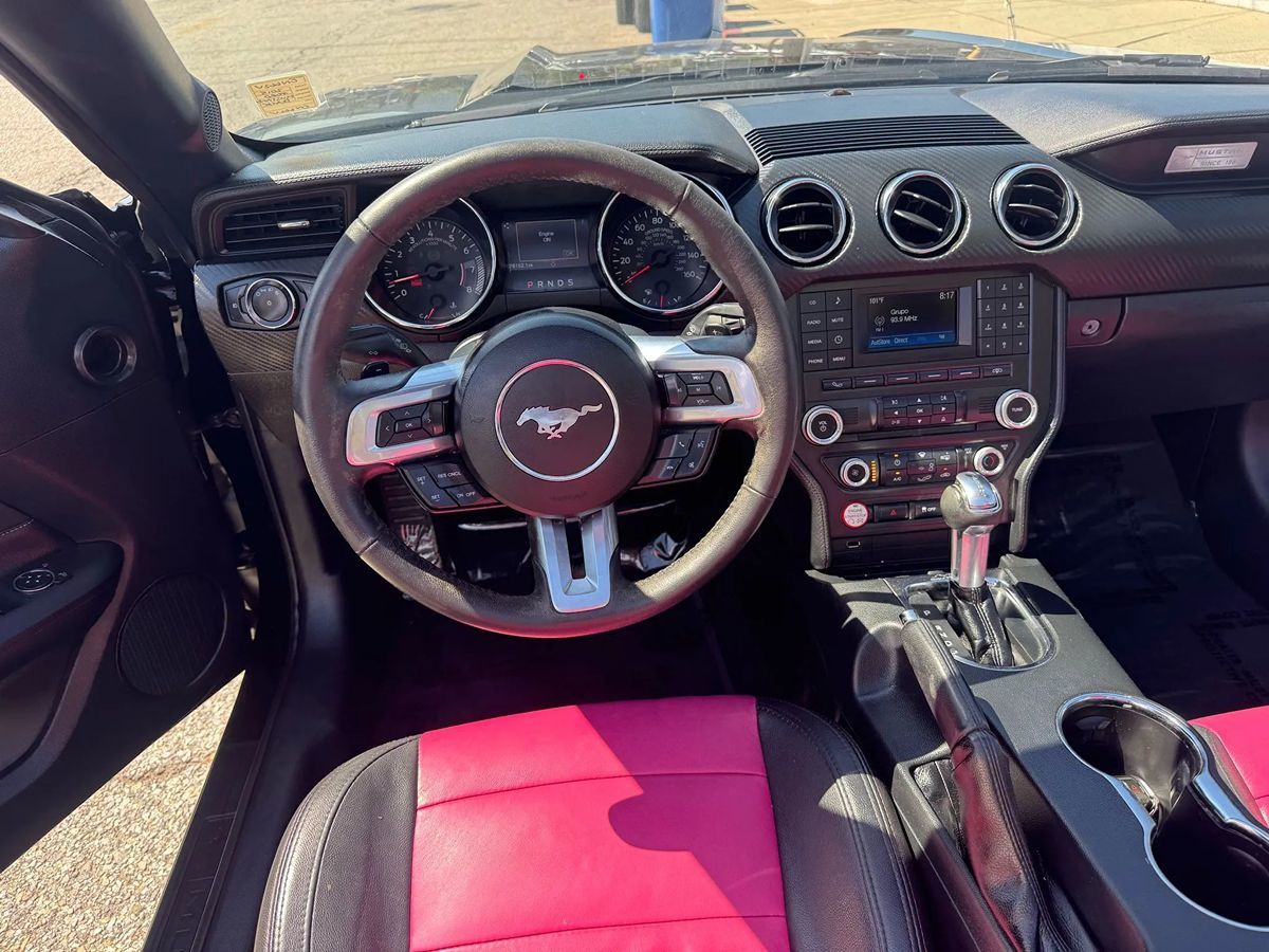 2015 Ford Mustang V6 Convertible photo 16