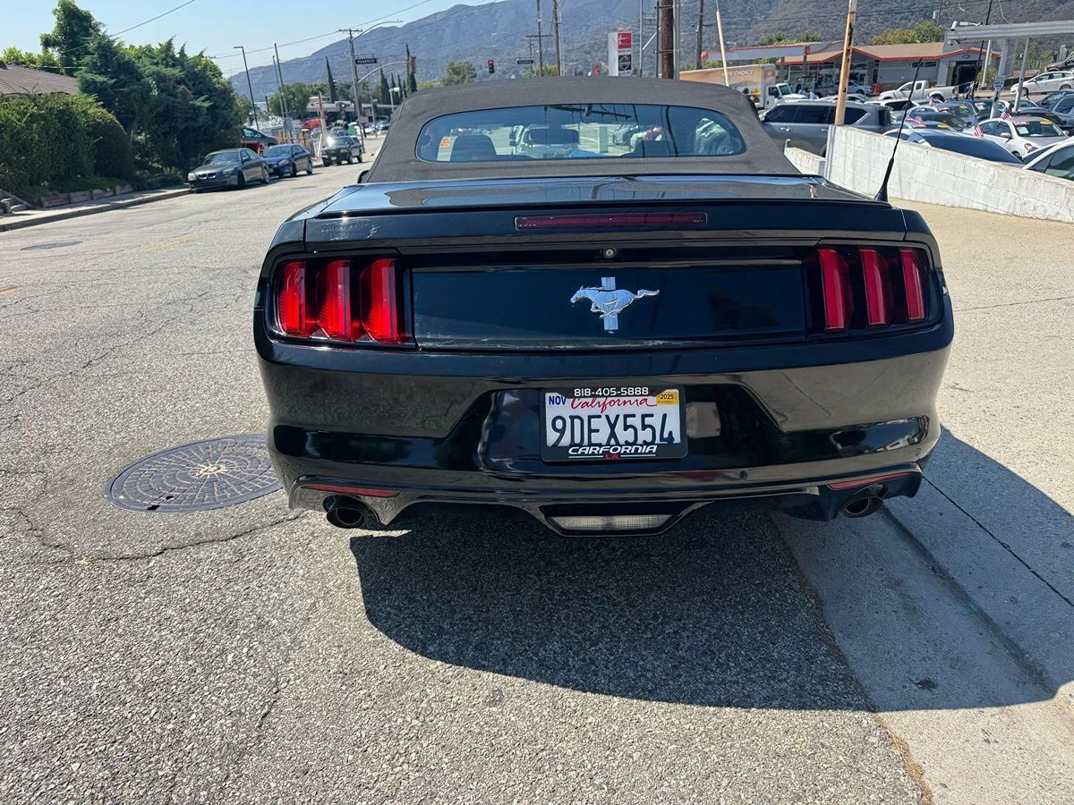 2015 Ford Mustang V6 Convertible photo 10