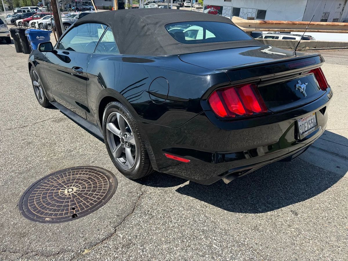 2015 Ford Mustang V6 Convertible photo 11