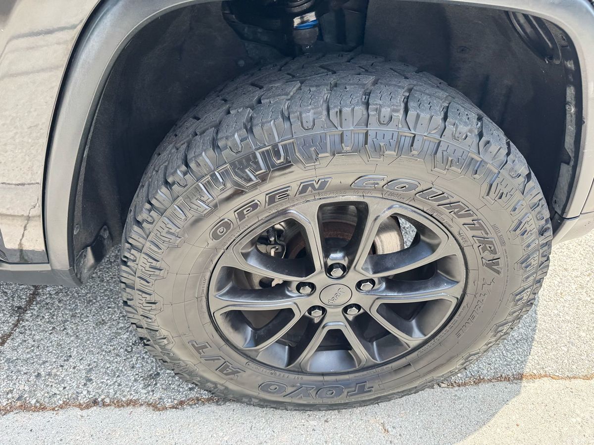 2014 Jeep Grand Cherokee Limited photo 4
