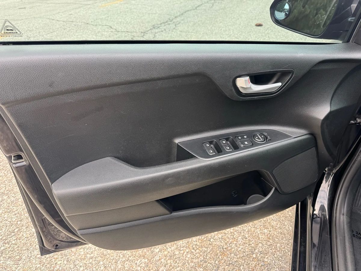 2018 Kia Rio LX S photo 5