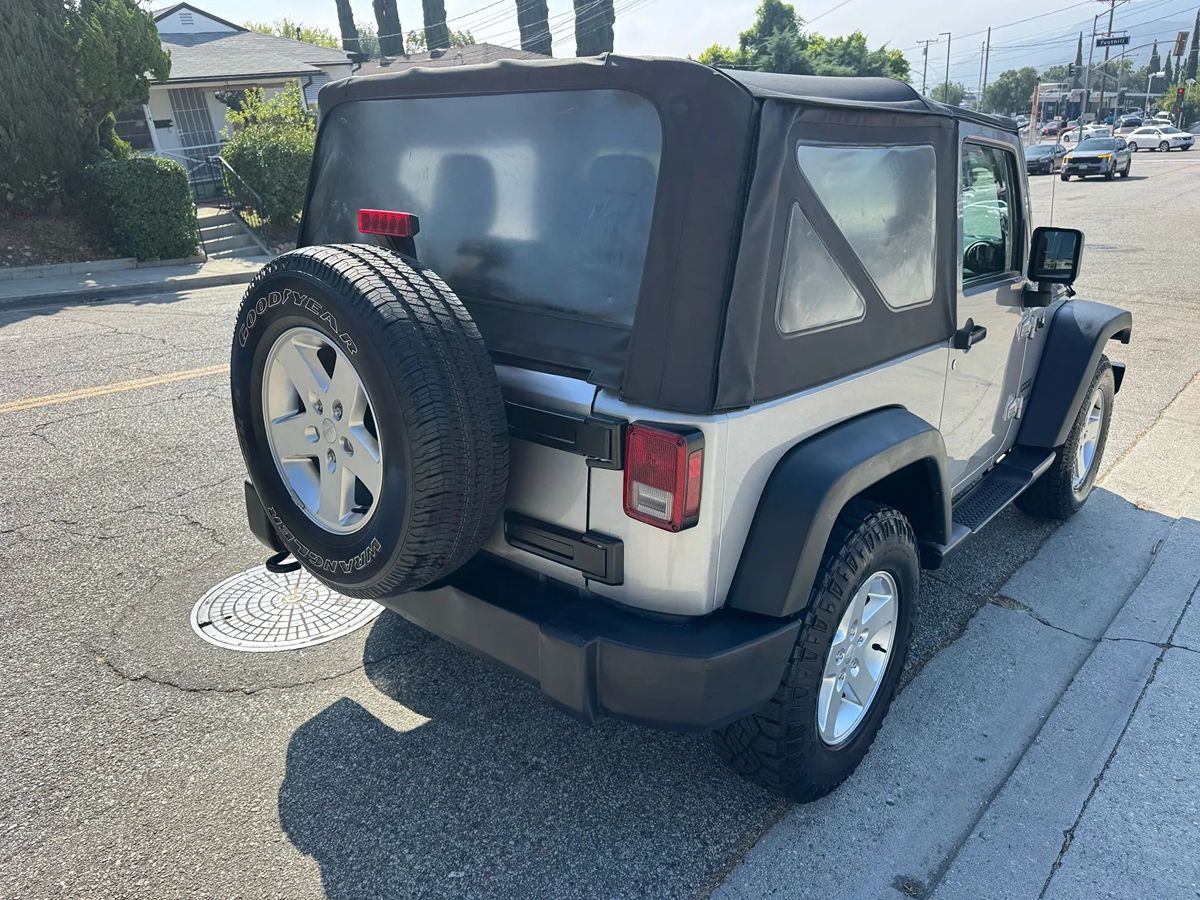 2016 Jeep Wrangler Sport photo 7
