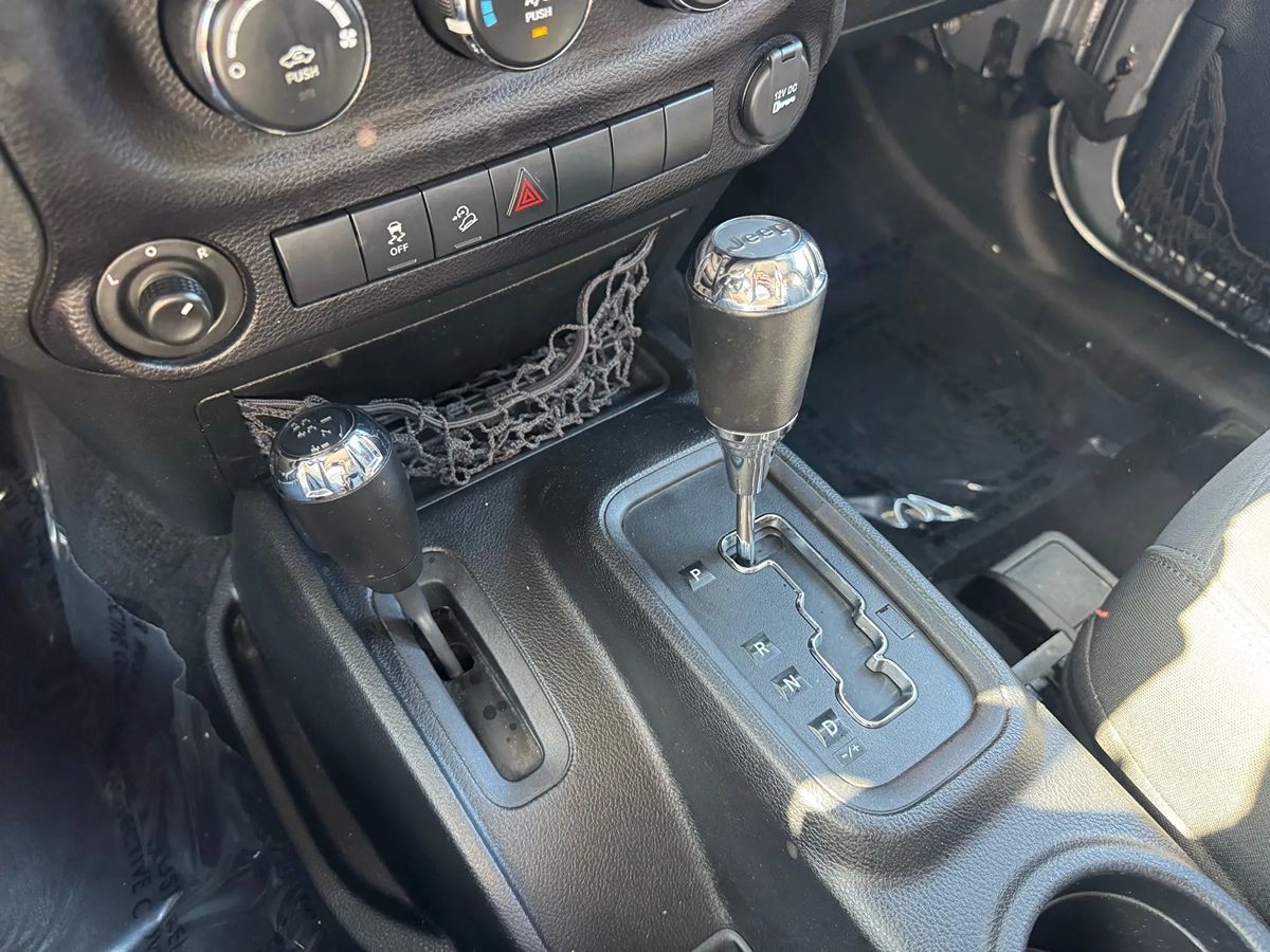 2016 Jeep Wrangler Sport photo 14