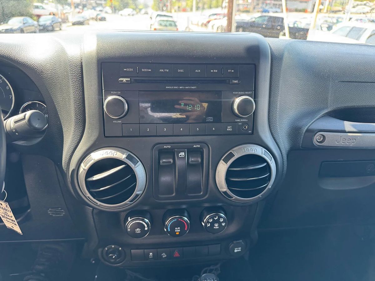 2016 Jeep Wrangler Sport photo 13