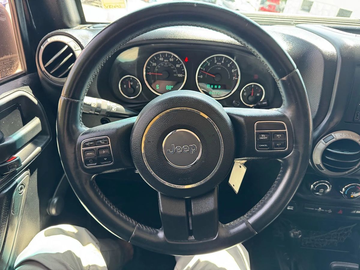 2015 Jeep Wrangler Unlimited Sport photo 16