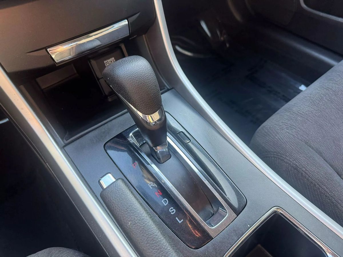 2014 Honda Accord EX photo 12