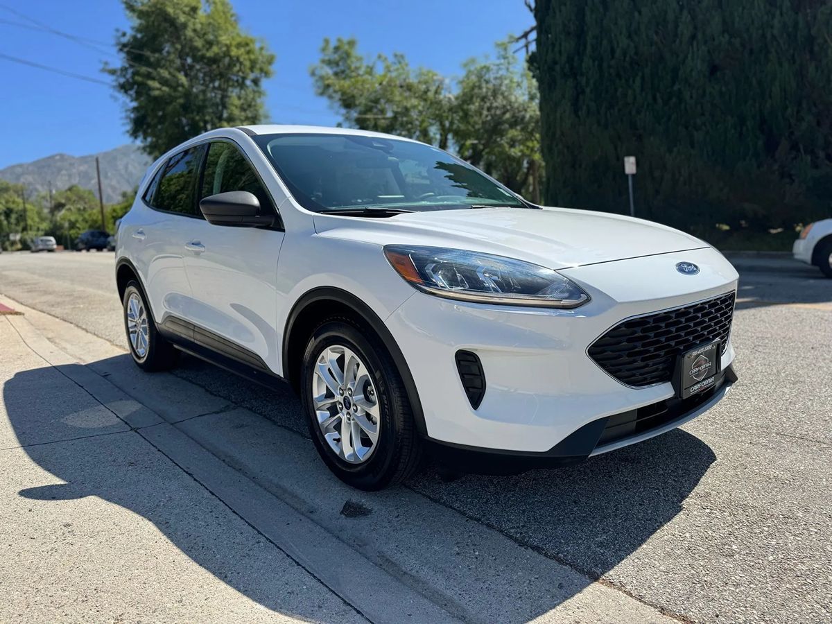 2022 Ford Escape SE FWD's photo