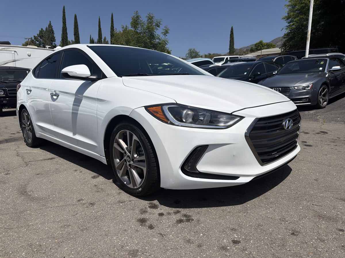 2017 Hyundai Elantra 2.0 Limited A/T PZEV's photo