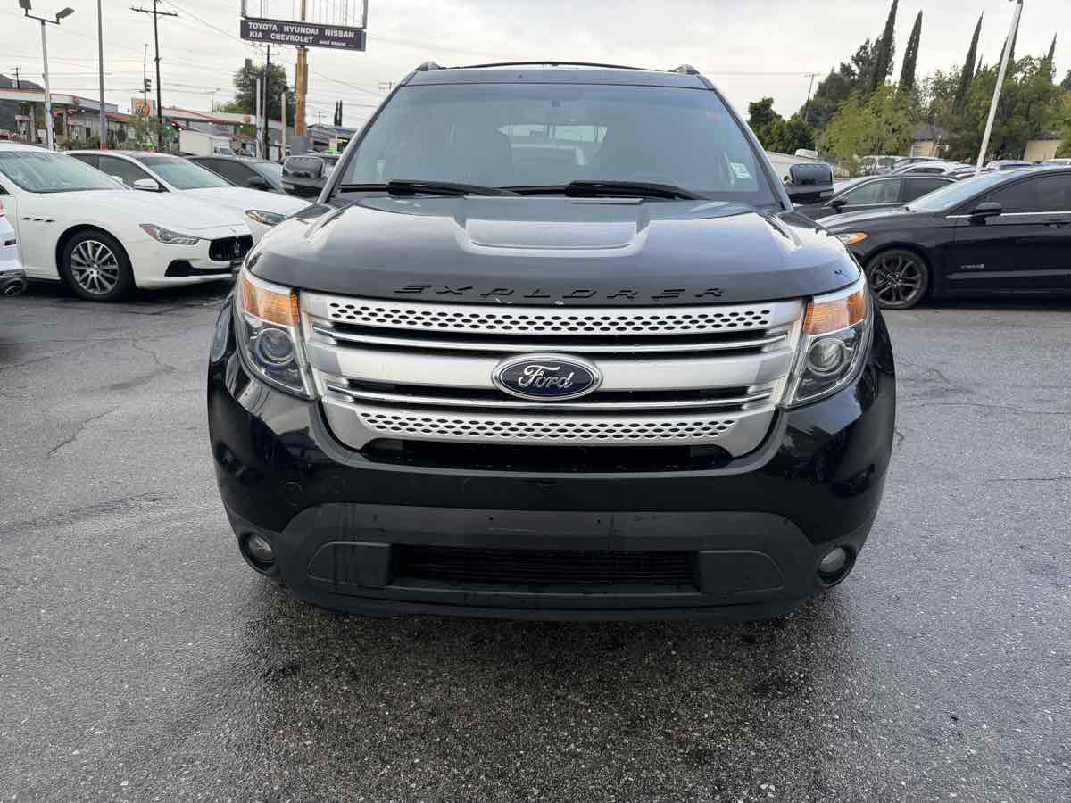 2013 Ford Explorer XLT photo 2