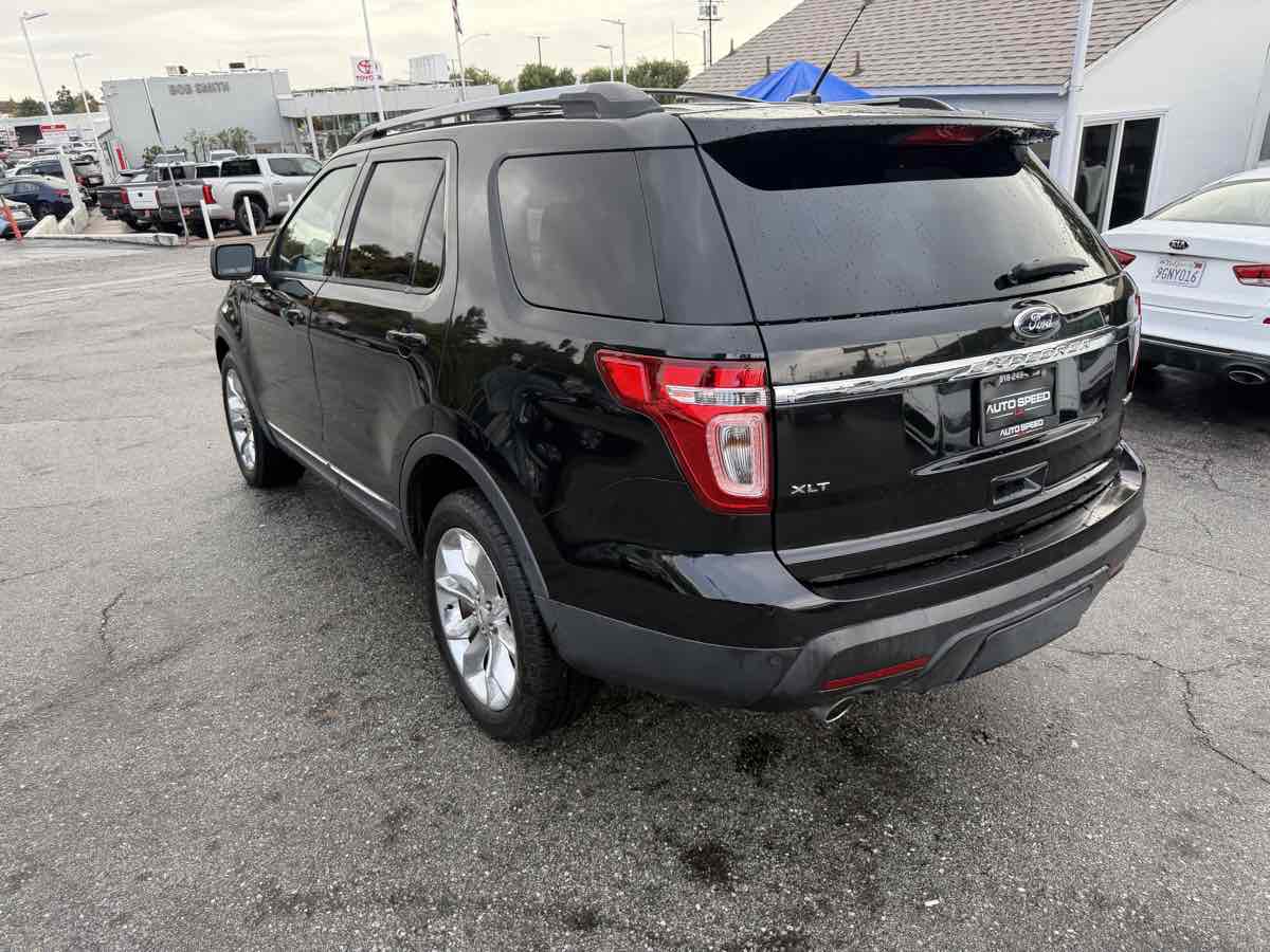 2013 Ford Explorer XLT photo 3