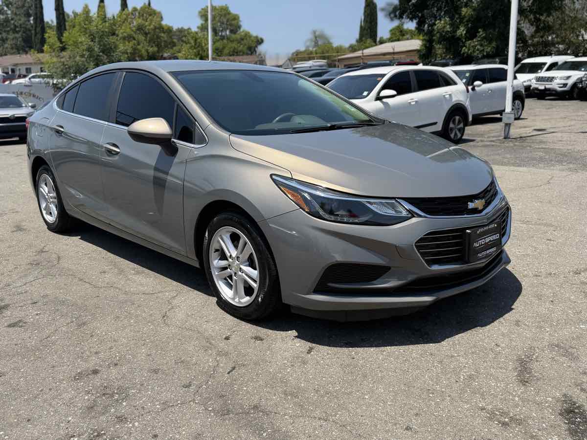 2017 Chevrolet Cruze LT Auto's photo