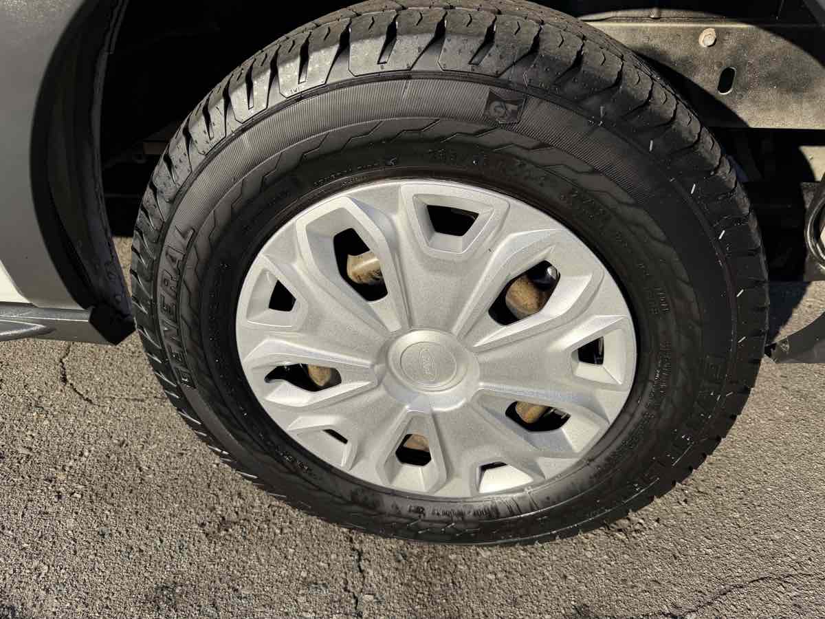 2015 Ford Transit XLT photo 4