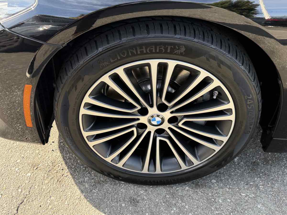 2019 Bmw 530i 5-Series photo 3