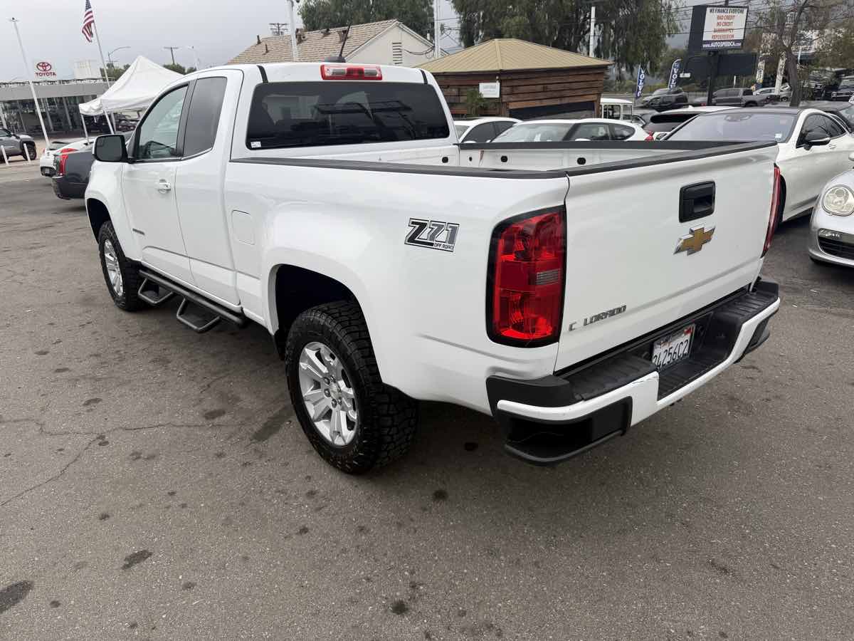 View vehicle photo 4