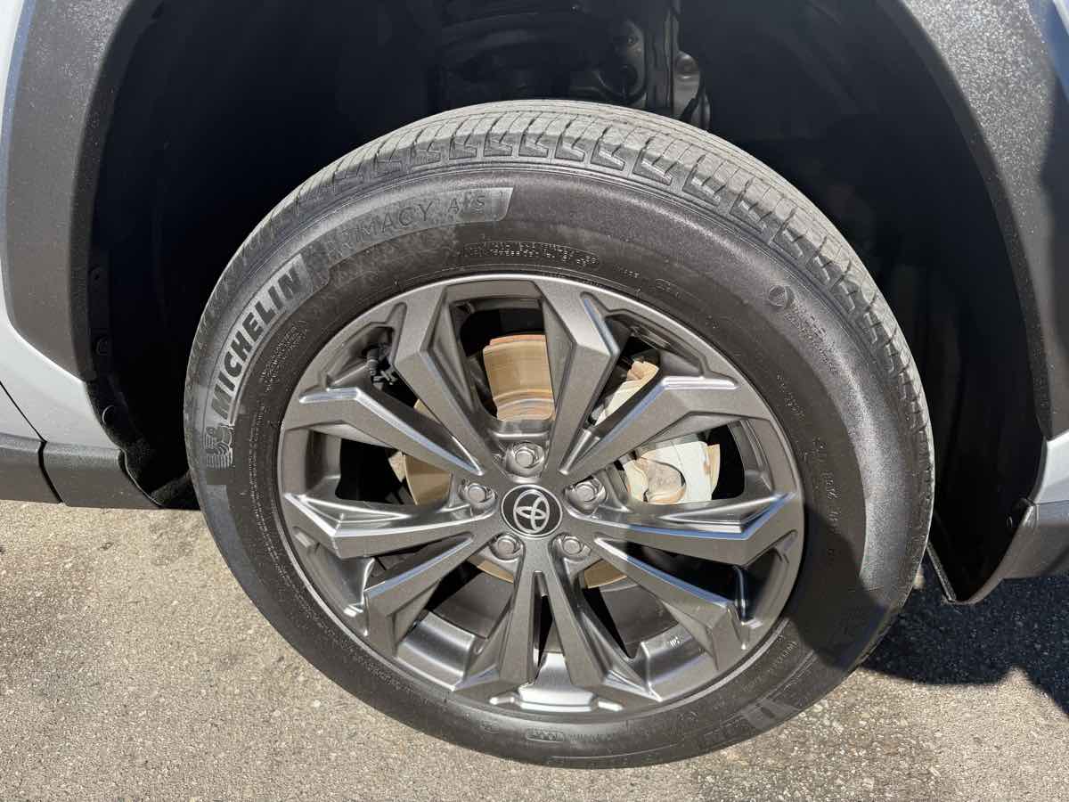 View vehicle photo 7