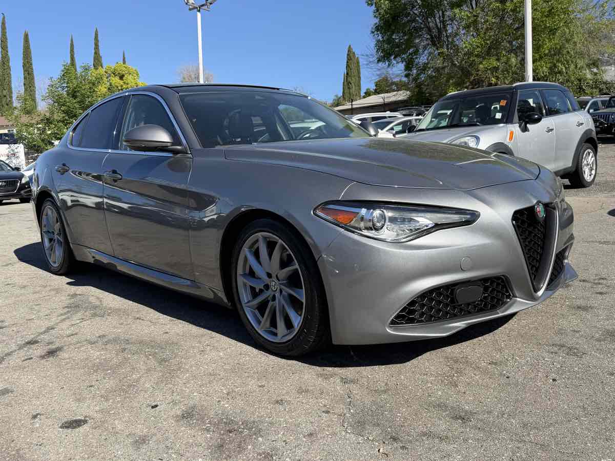 2017 Alfa Romeo Giulia RWD