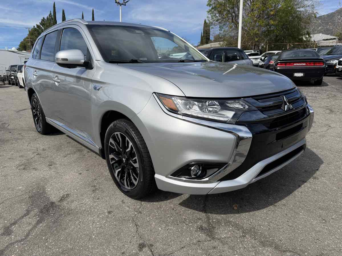 2018 Mitsubishi Outlander GT PHEV S-AWC's photo
