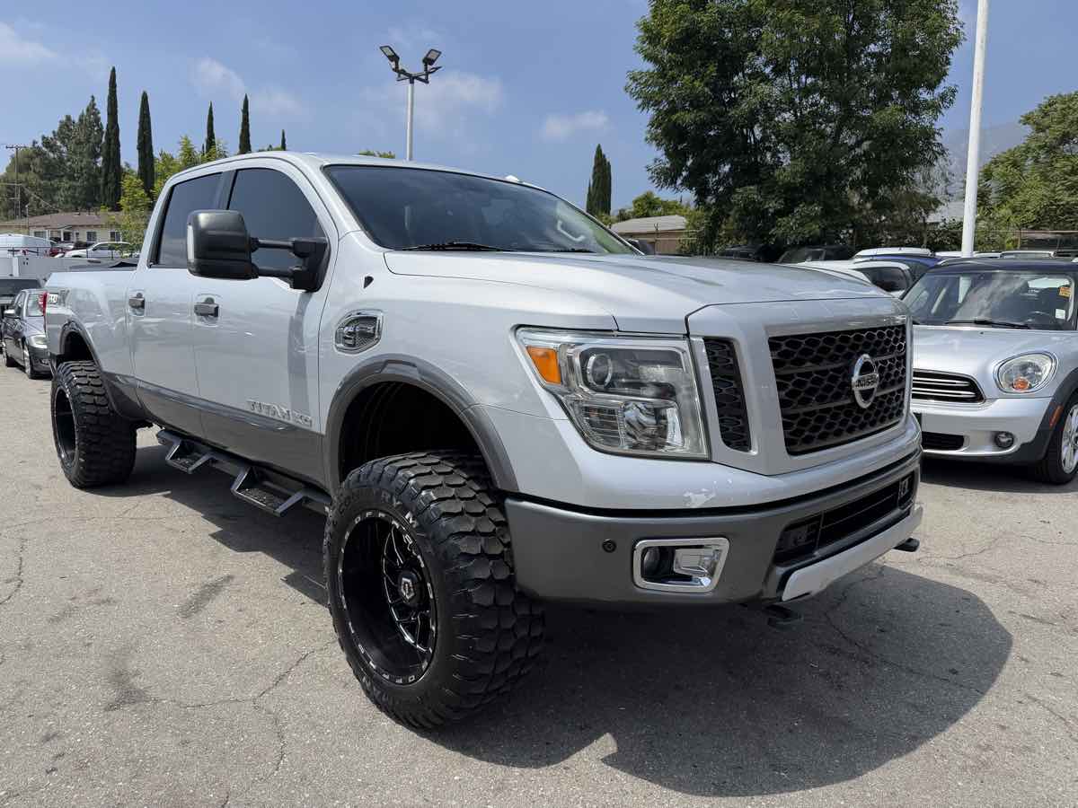 2016 Nissan Titan XD Pro-4X Diesel Crew Cab 4x4 SWB's photo