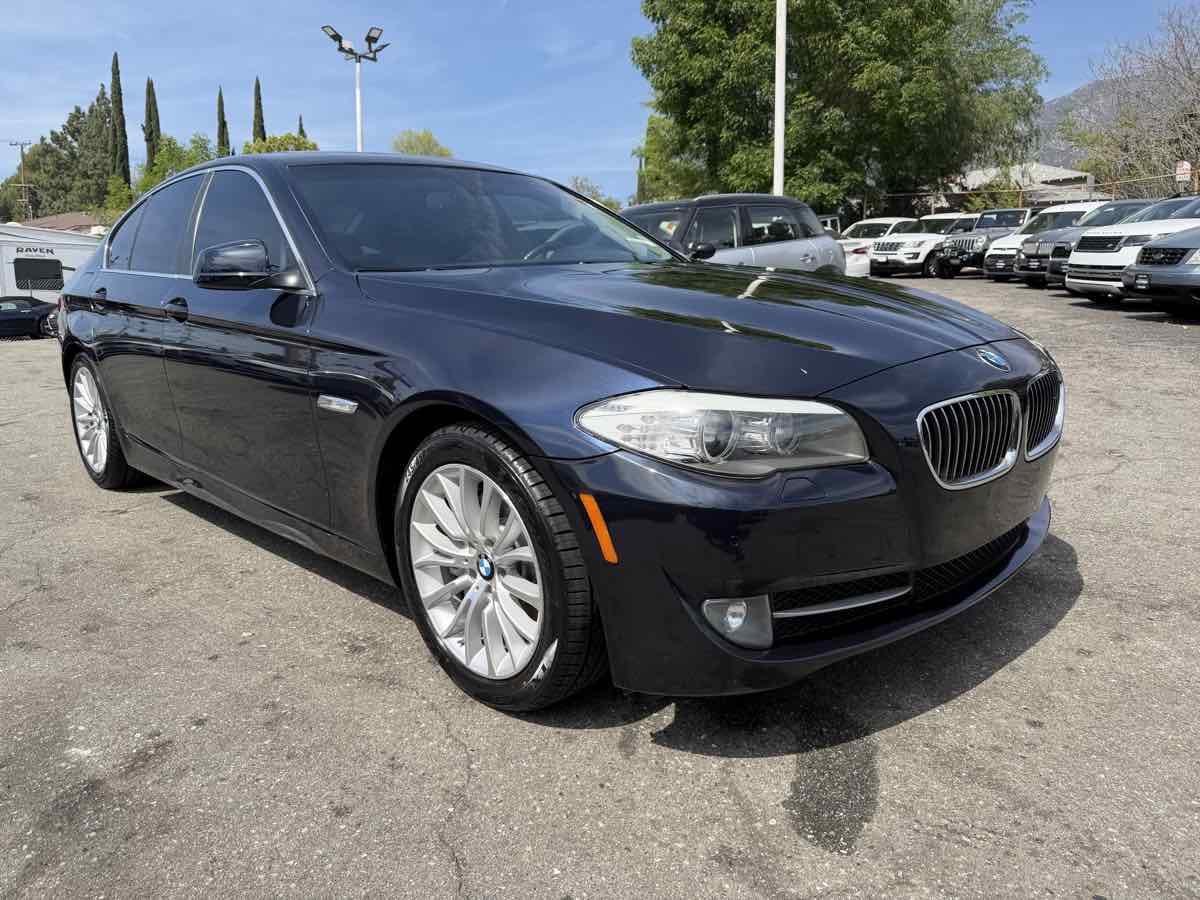 2011 BMW 5 Series 535i Sedan's photo