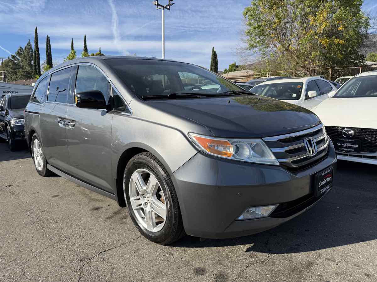 2012 Honda Odyssey Touring's photo
