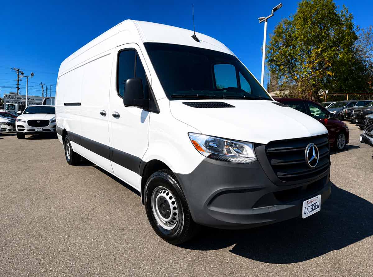 2023 Mercedes-Benz Sprinter 2500 Gas 170 WB High Roof's photo