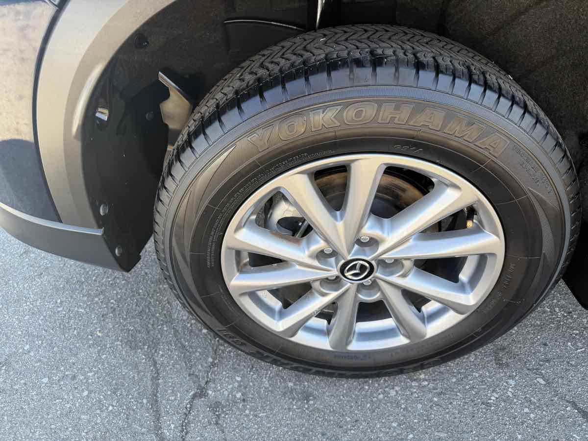 View vehicle photo 6