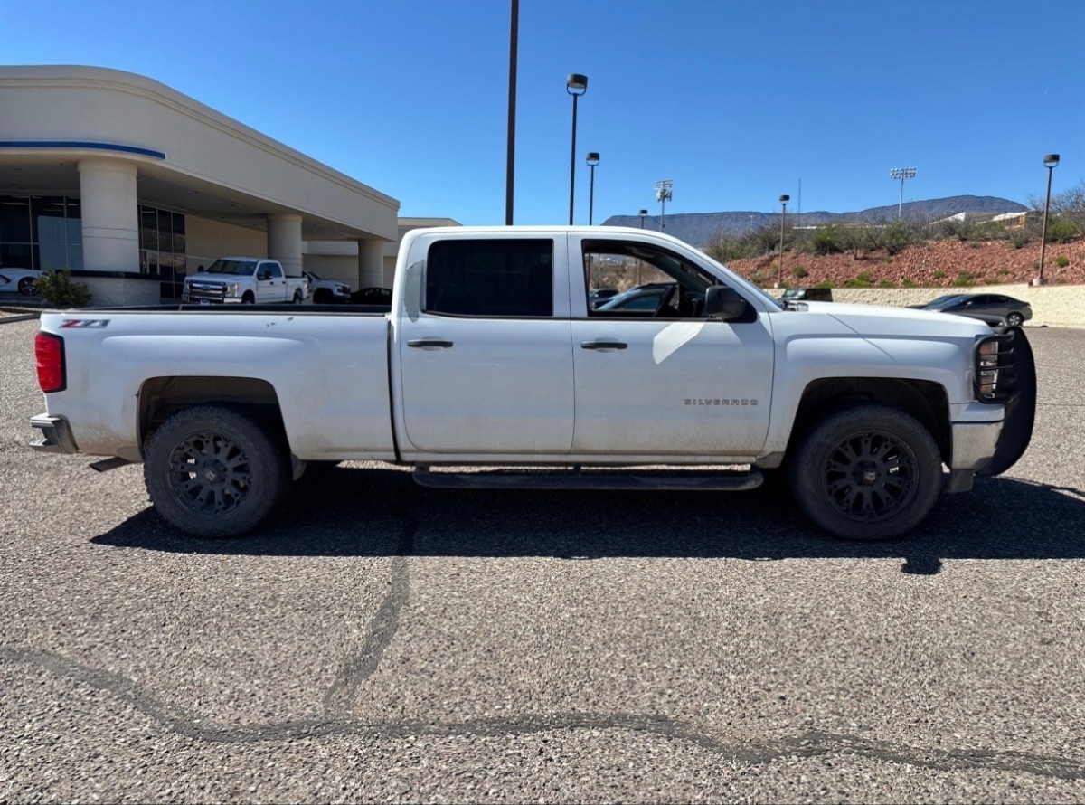 View vehicle photo 2