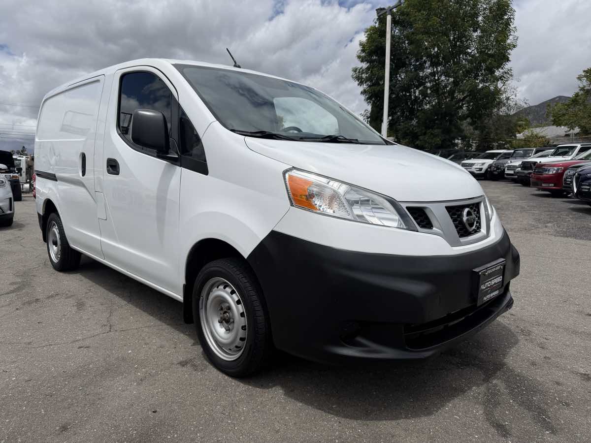 2015 Nissan NV200 S's photo