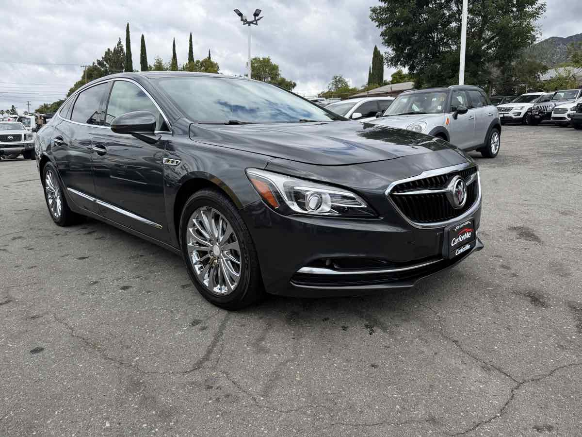2017 Buick LaCrosse Essence's photo