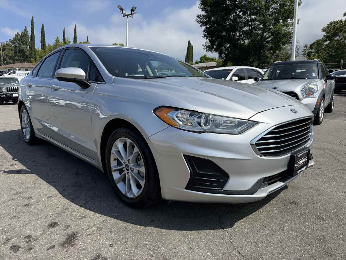 2019 Ford Fusion SE FWD's photo