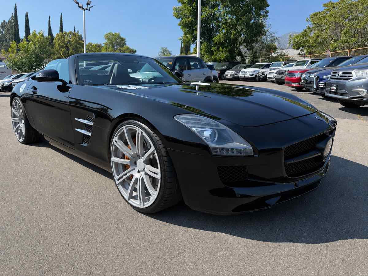 2012 Mercedes-Benz SLS AMG -'s photo