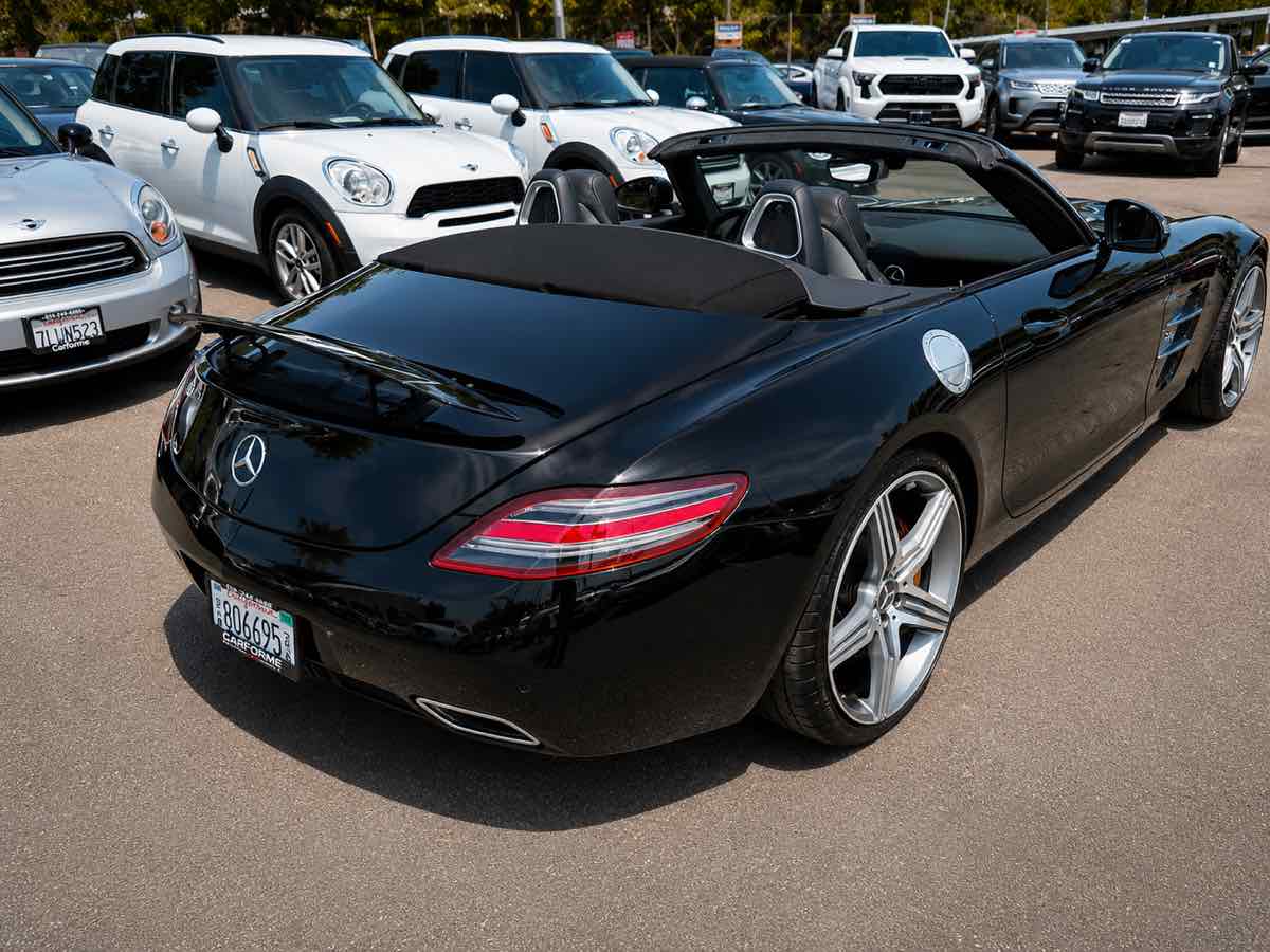View vehicle photo 6
