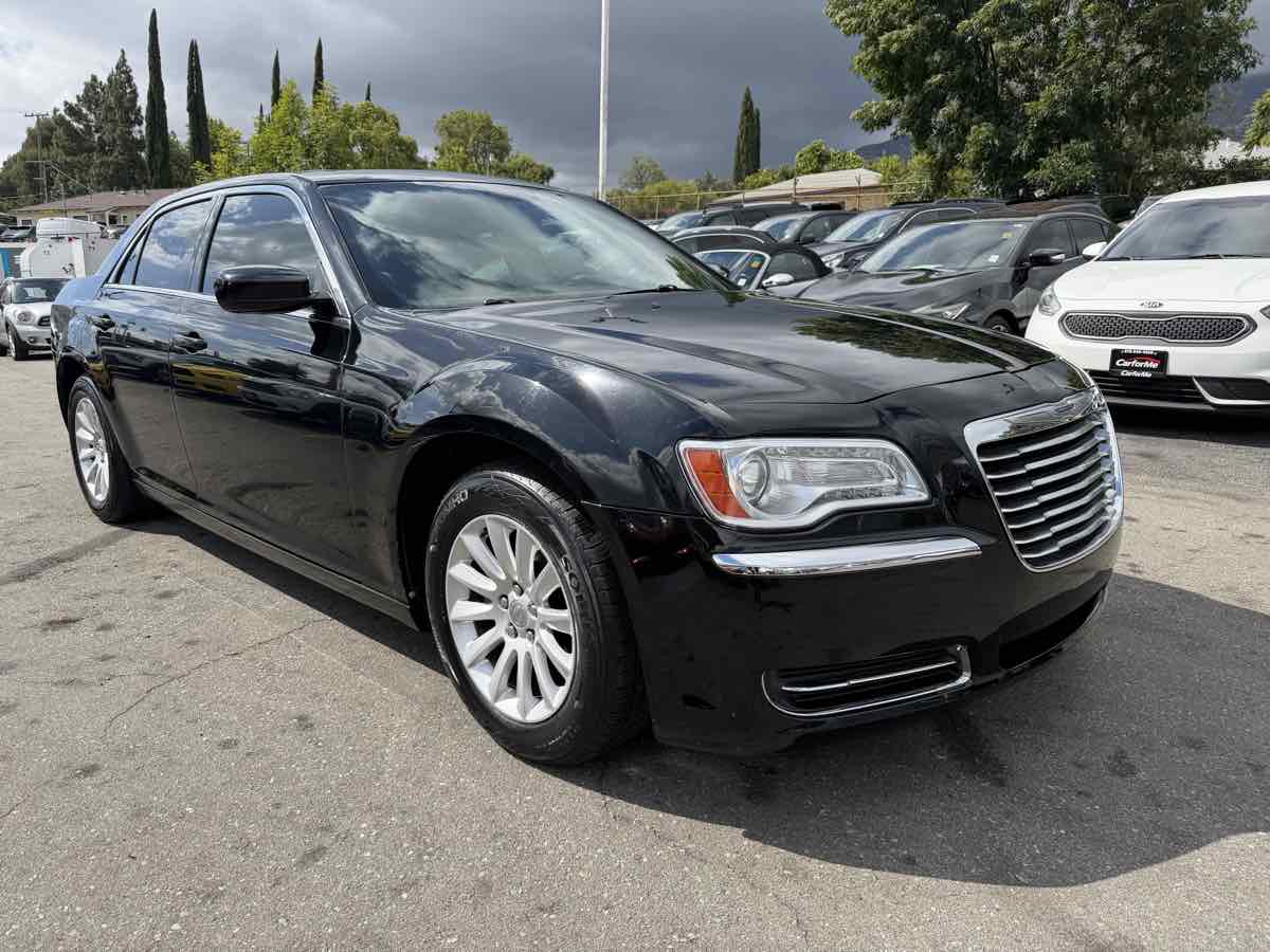 2014 Chrysler 300 -'s photo
