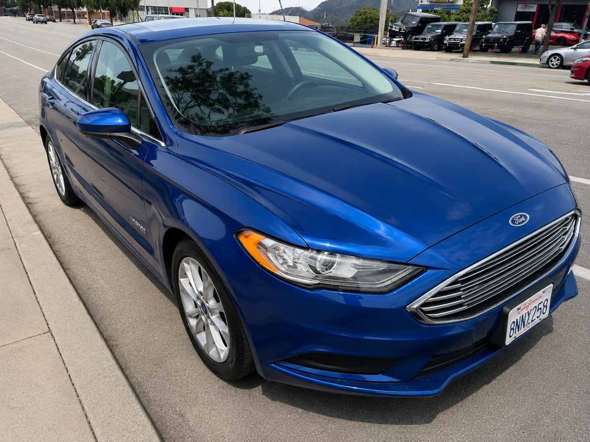 2017 Ford Fusion SE's photo