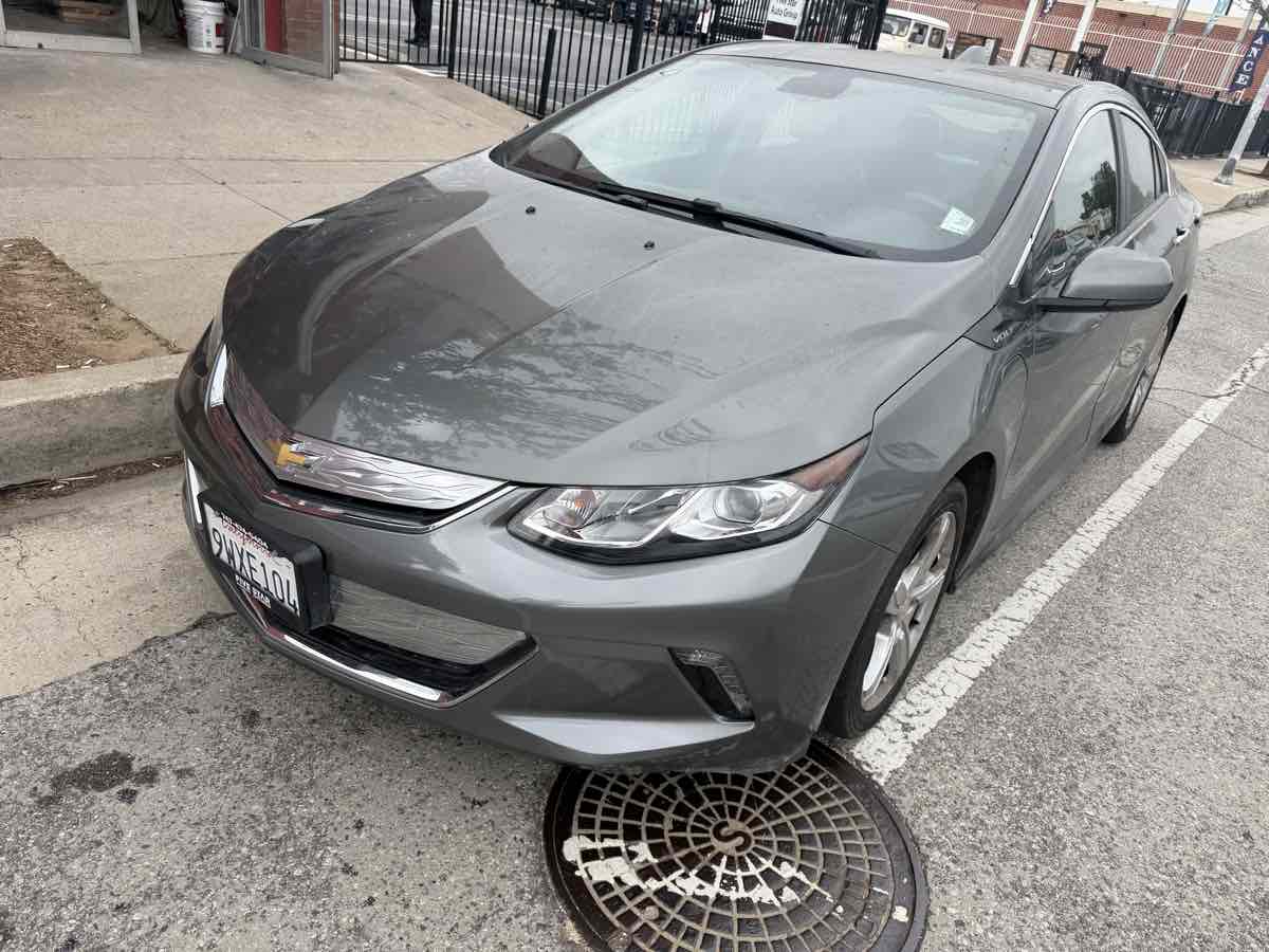 2017 Chevrolet Volt LT's photo