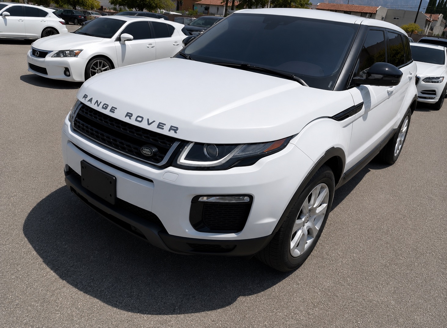 2017 Land Rover Range Rover Evoque SE's photo